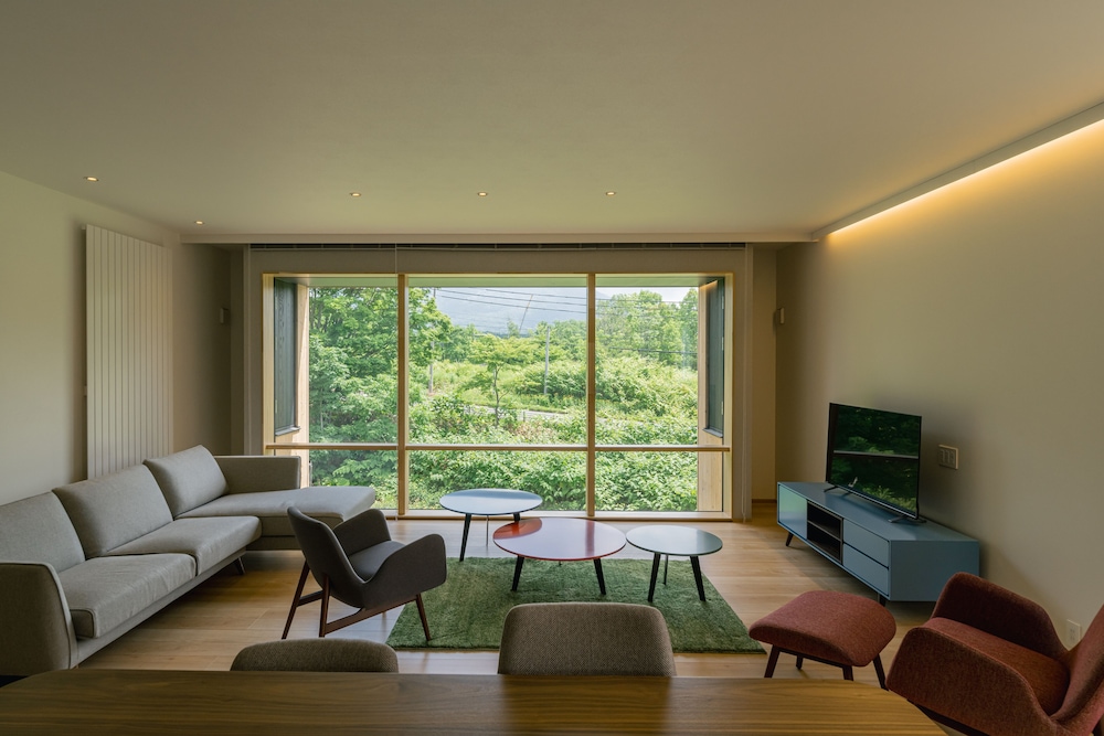 Miru Niseko 34/50
