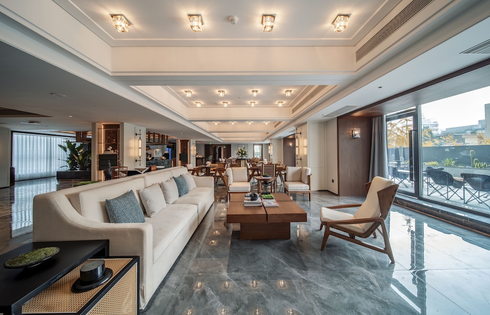 UrCove by Hyatt Chengdu Wenshufang Chunxi Road 34/50