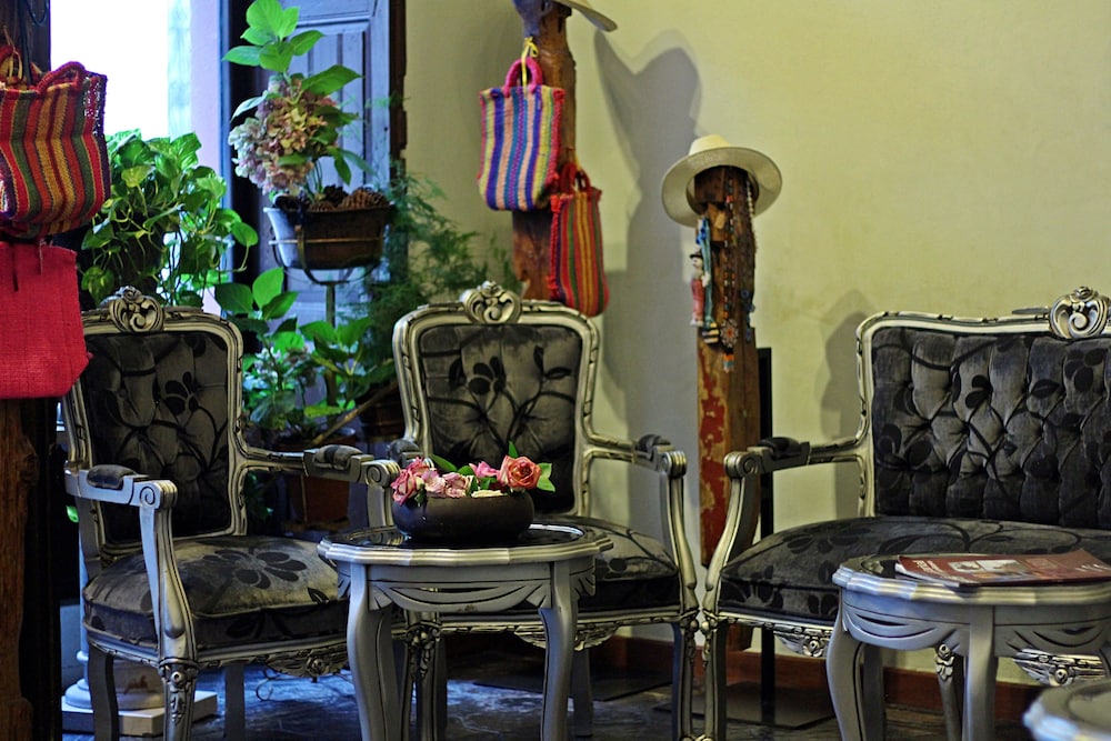EL SERAFIN HOTEL BOUTIQUE 65/80