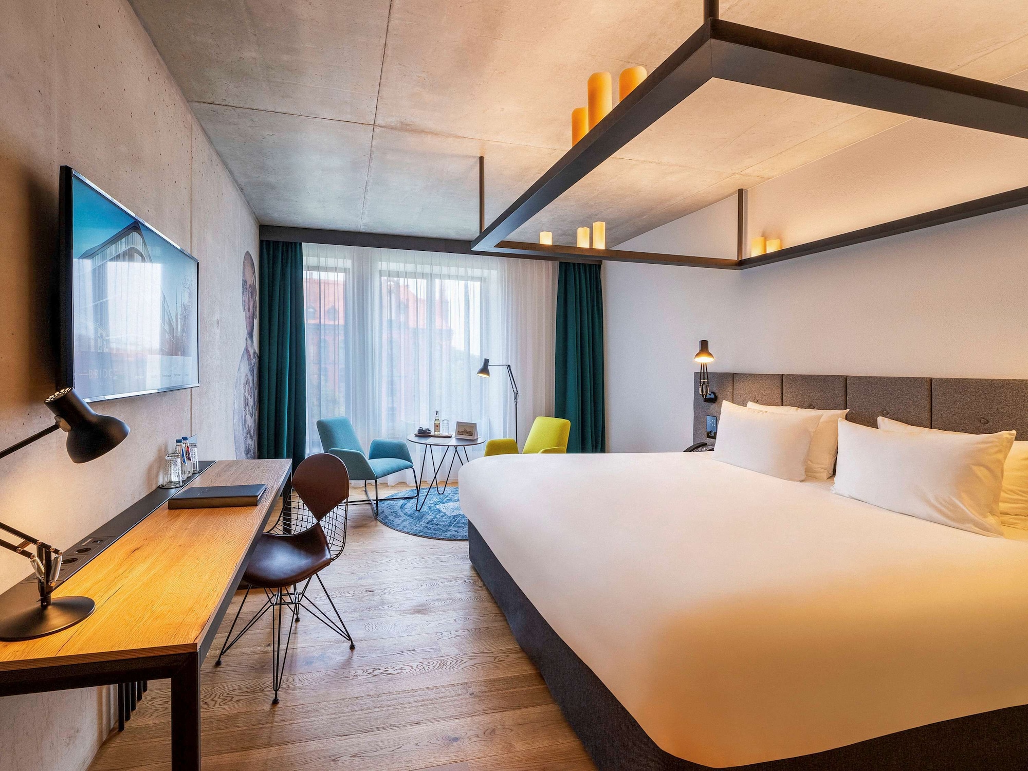 SUPERIOR, KING BED