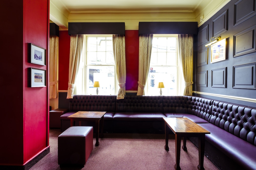 The Royal Hotel 49/68