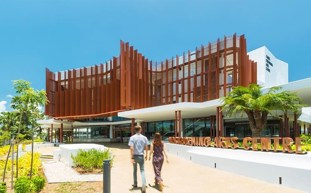 CAIRNS CITY PALMS 7/59