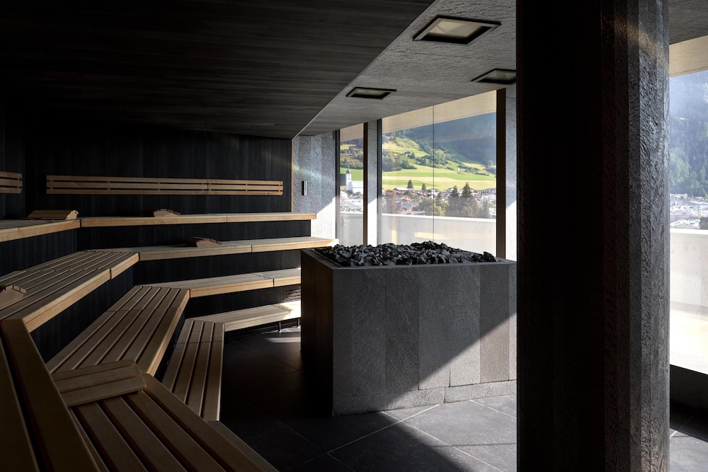 Me and All Hotel Flims, by Hyatt 33/62