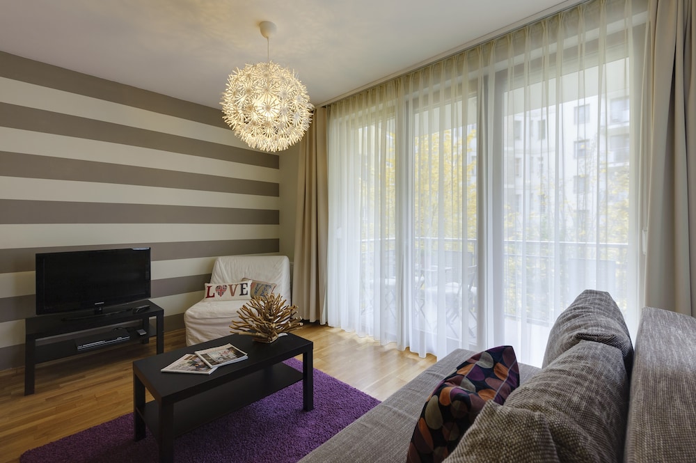 Central Passage Apartments 44/72