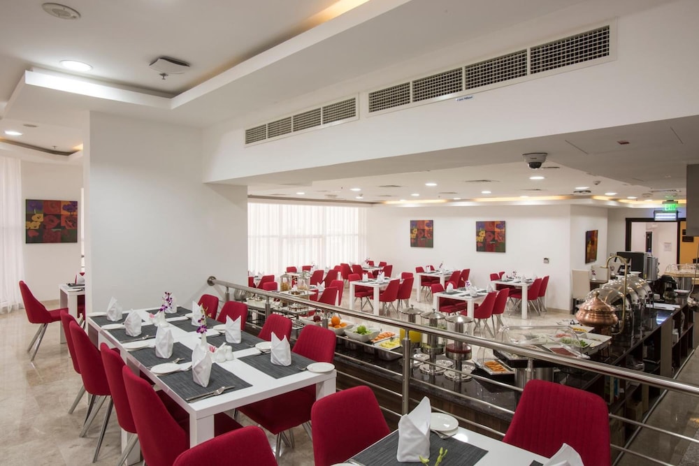 The Town Hotel Doha 44/49