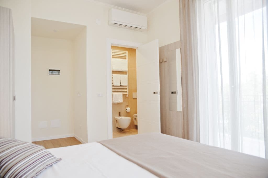 STANDARD, DOUBLE OR TWIN BED, SEA VIEW, BALCONY
