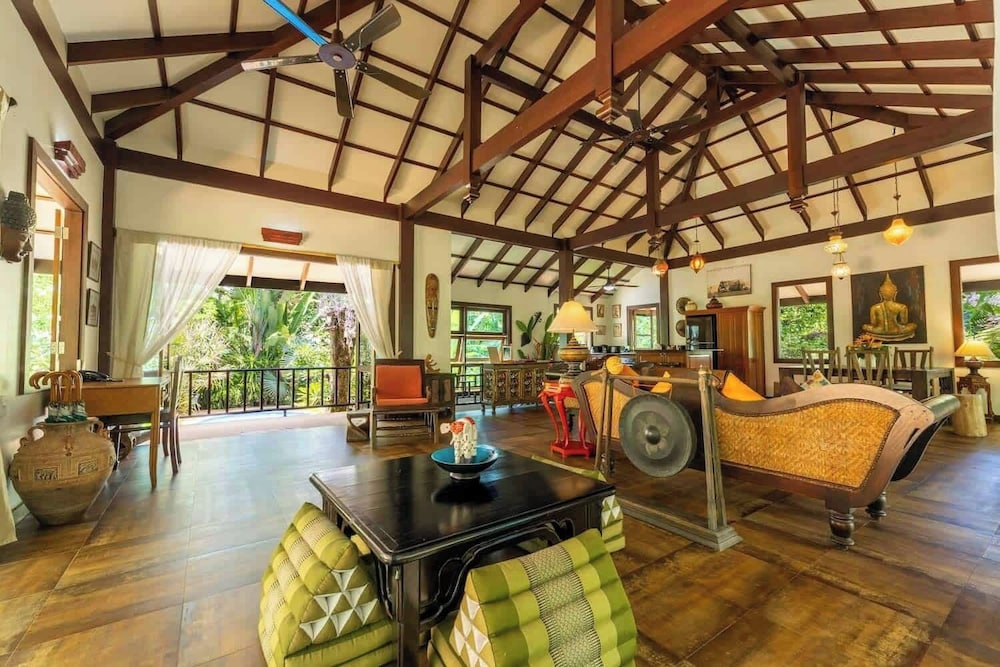 Koh Jum Beach Villas 12/76