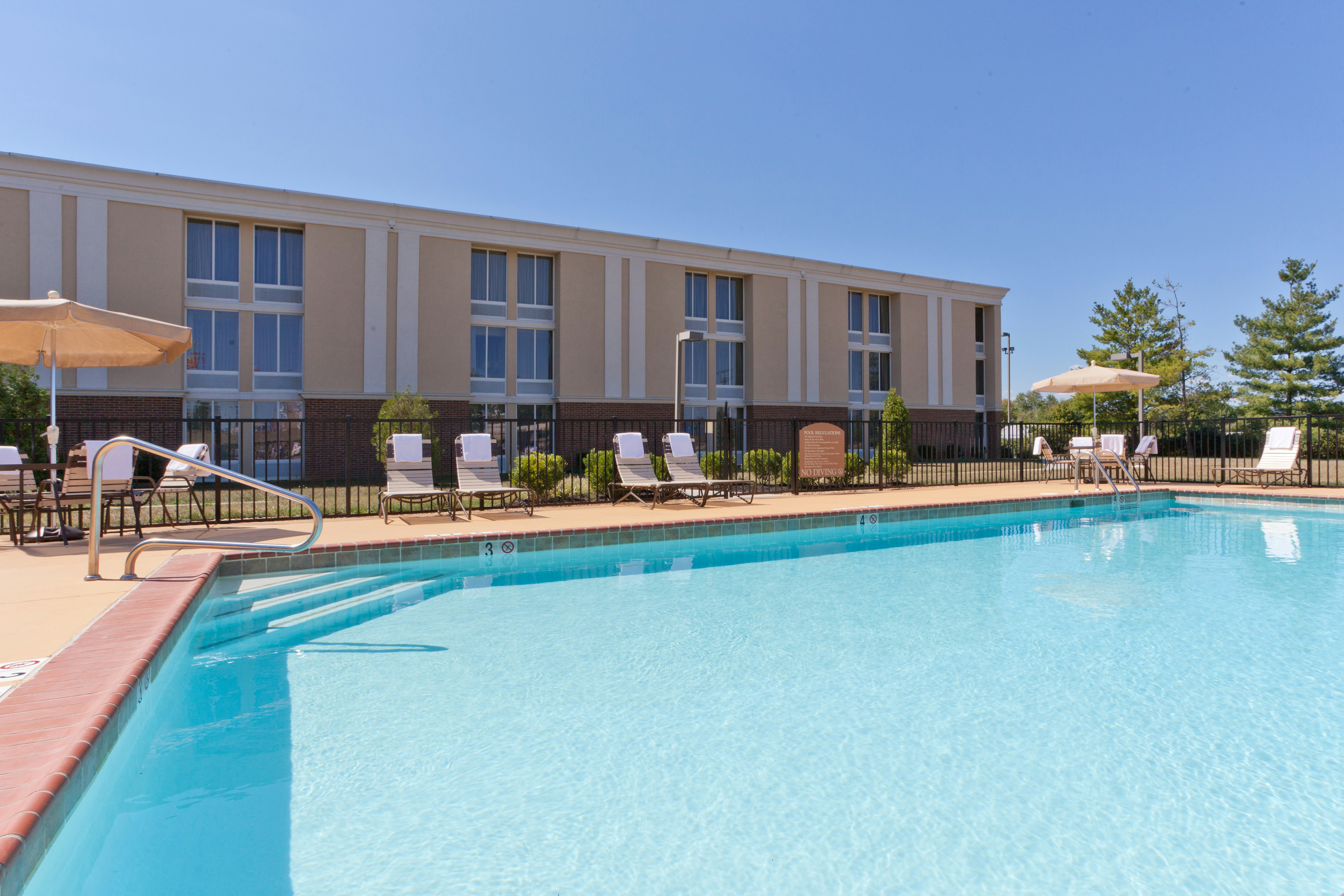 Holiday Inn Express Woodstock-Shenandoah Valley 6/28