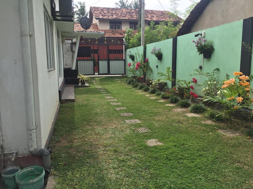 Jury's Bungalow 15/18