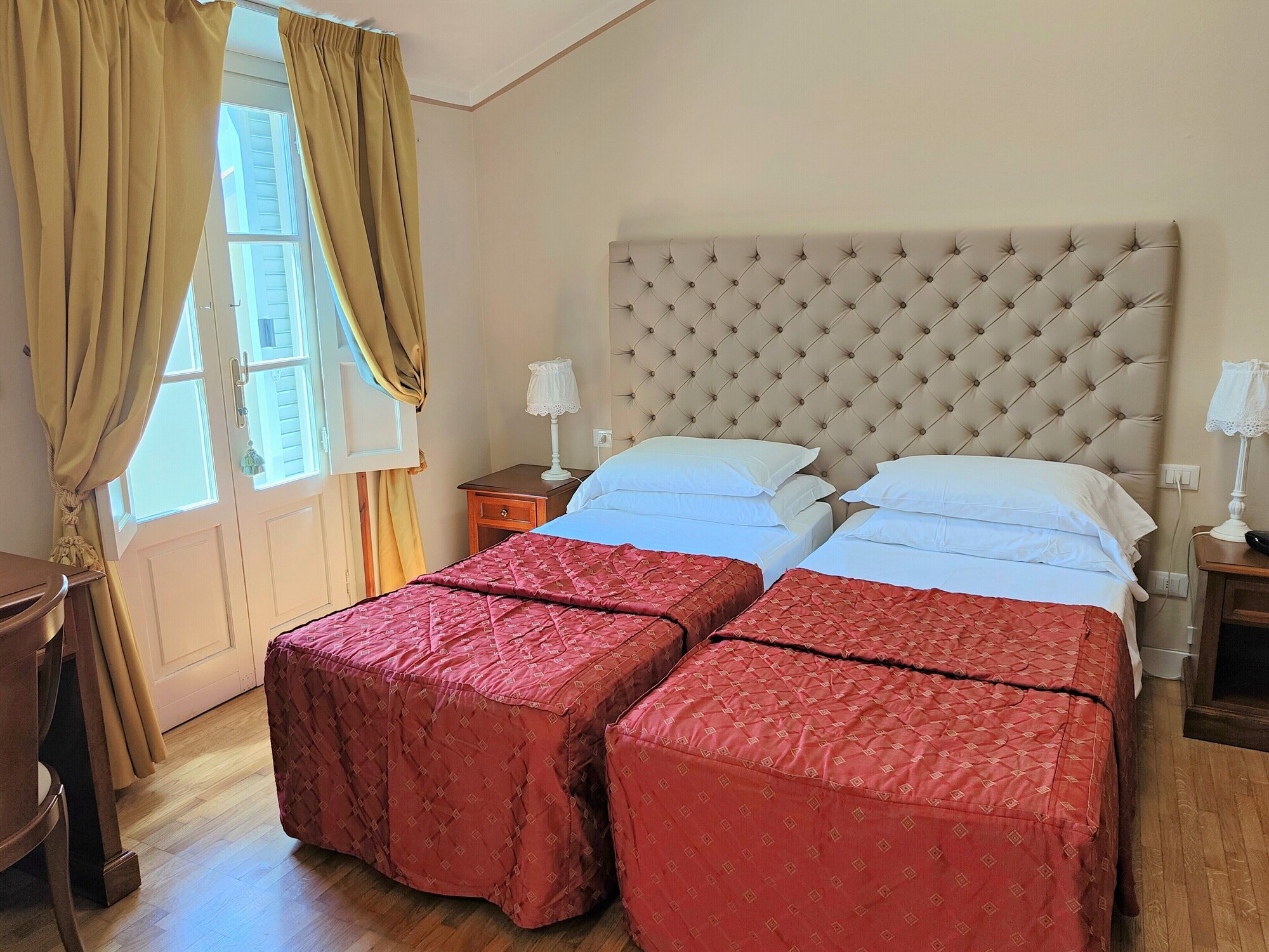 SUPERIOR, DOUBLE BED