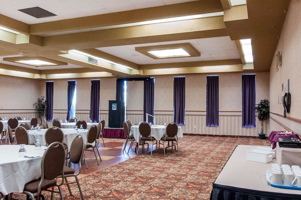 Quality Hotel & Suites Gander 34/37