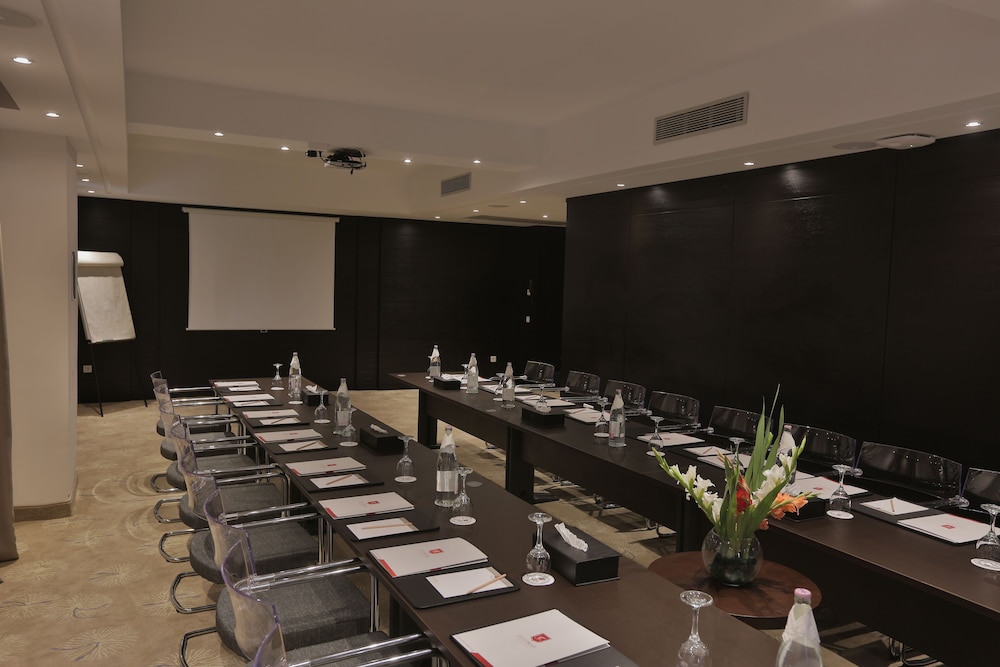 Le Corail Suites Hotel 36/43