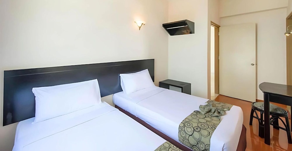 Glory Beach Resort 24/68
