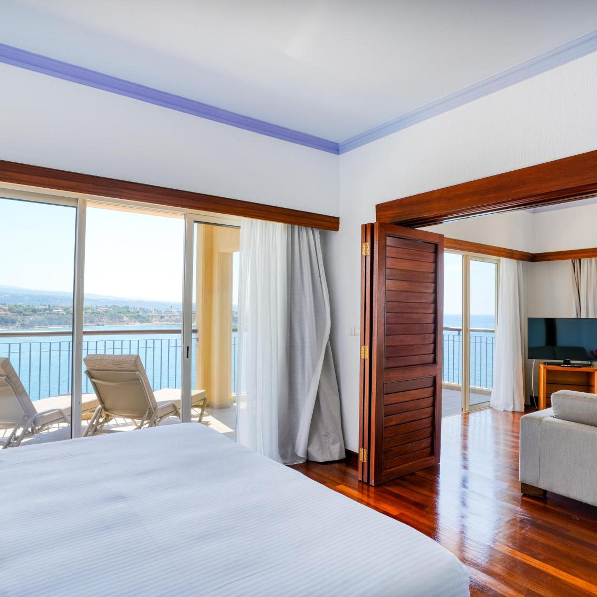 جناح بسرير كينج بإطلالة على البحر بغرفة نوم واحدة، Thalassa Boutique Hotel and Spa - Adults Only 2/2