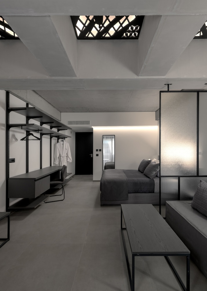 Essence Suites Rhodes 23/32