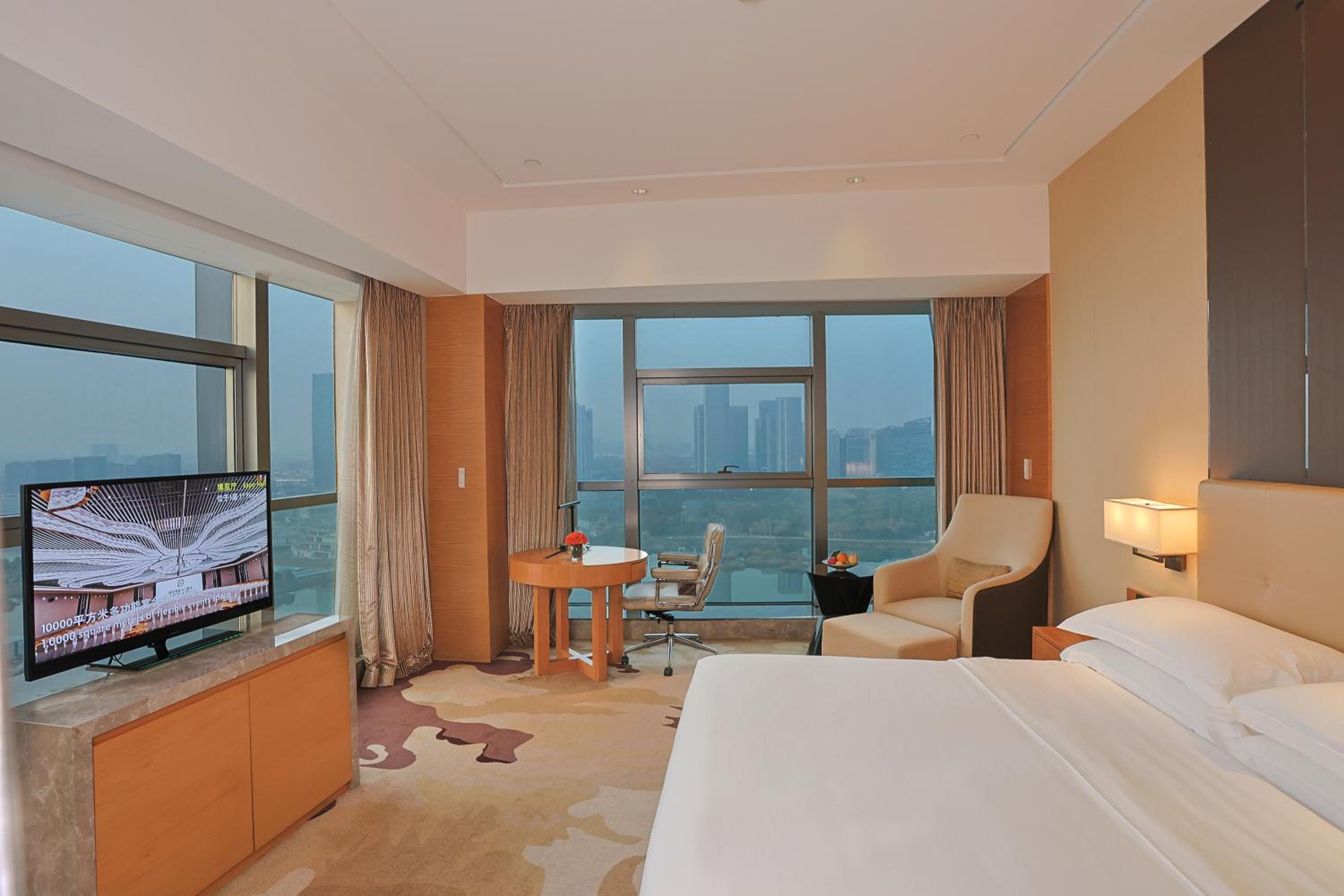 Premium, King Bed, Lake View
