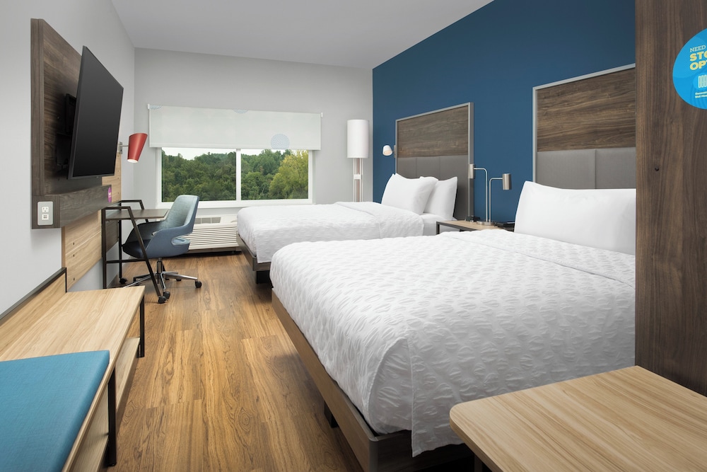 room, 2 queen beds