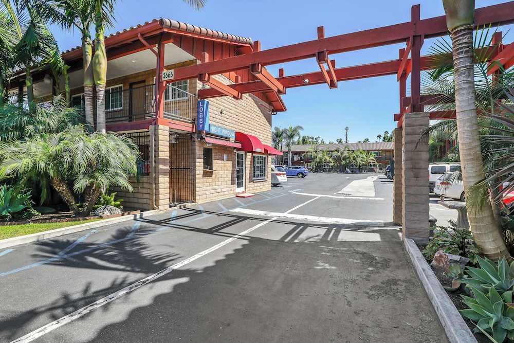 Motel 6 Carlsbad, CA - North Near Legoland 49/66