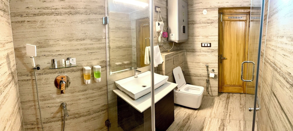 Hotel Mongas 50/50
