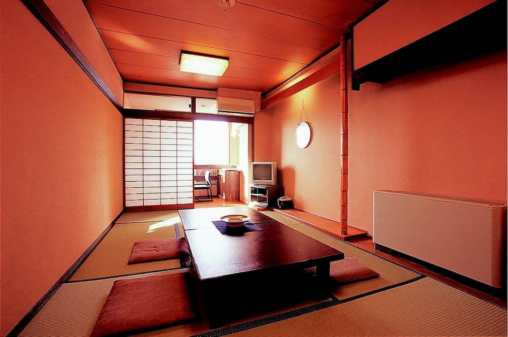 Tsutaya Ryokan (ex Obama Onsen Tsutaya Ryokan) 13/18