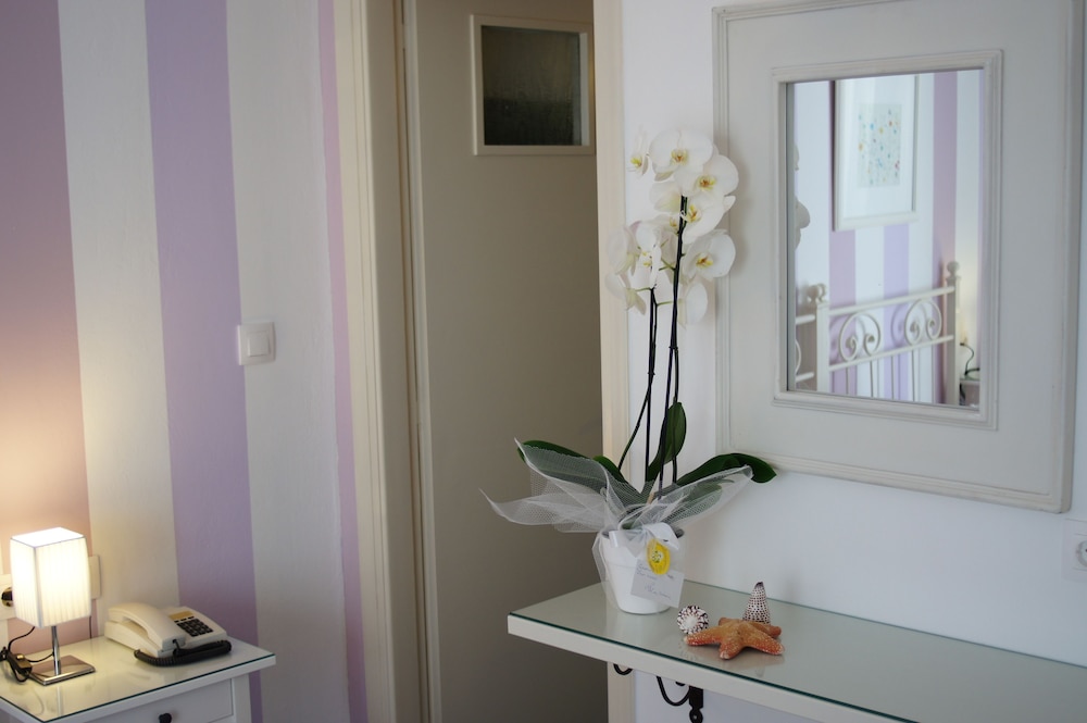 Hotel Cyclades 32/61