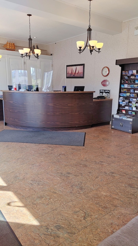 Travelodge by Wyndham Amherst 7/48