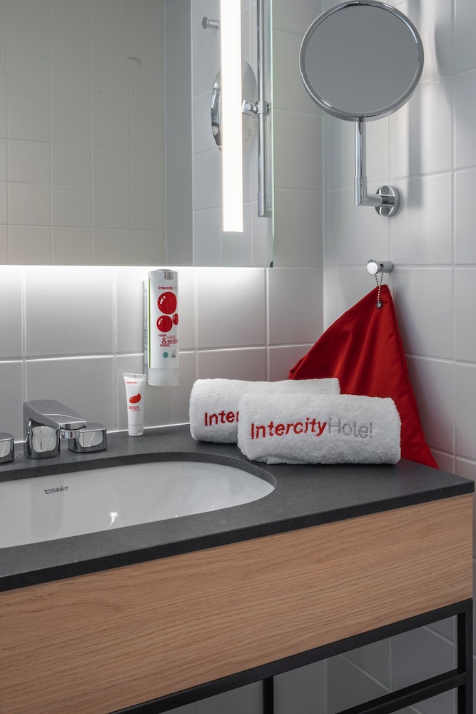 IntercityHotel Amsterdam Airport 26/60