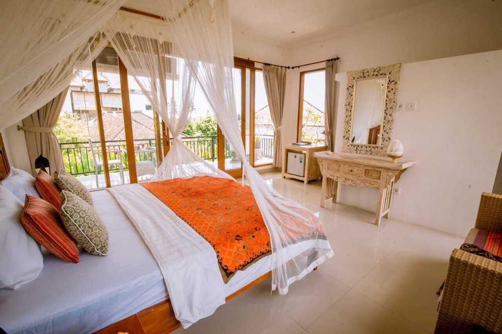 Sekembang Ubud Villa 10/27