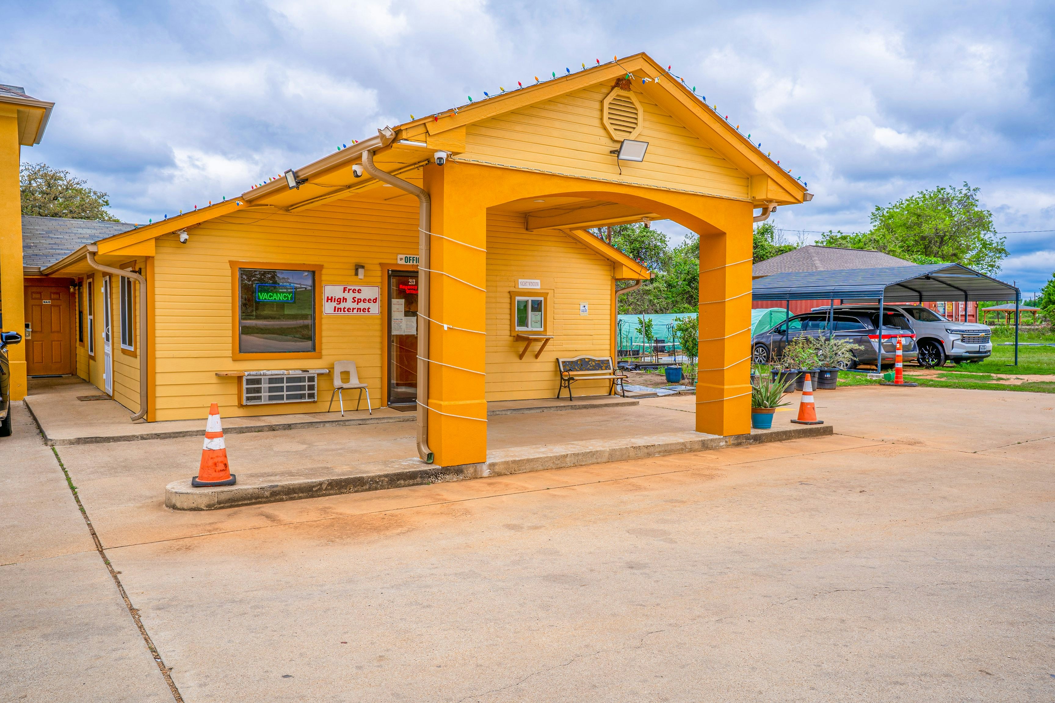 Regency Inn By OYO Rockdale TX 14/31