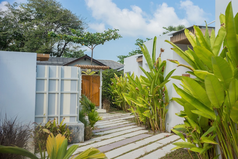 White Sand Samui Resort in KOH SAMUI