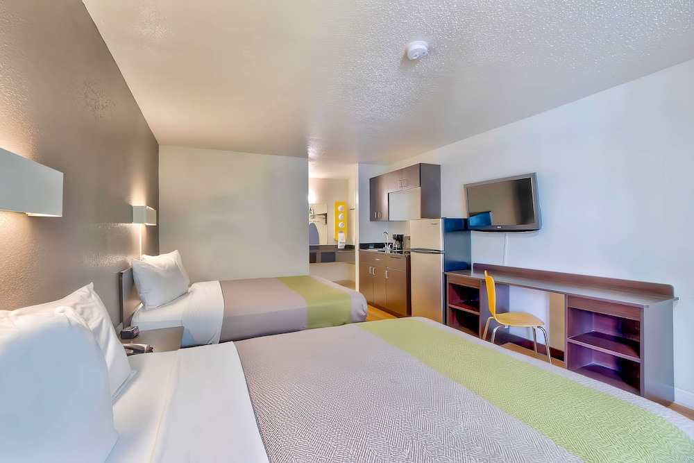 Motel6 Gainesville, FL 34/60
