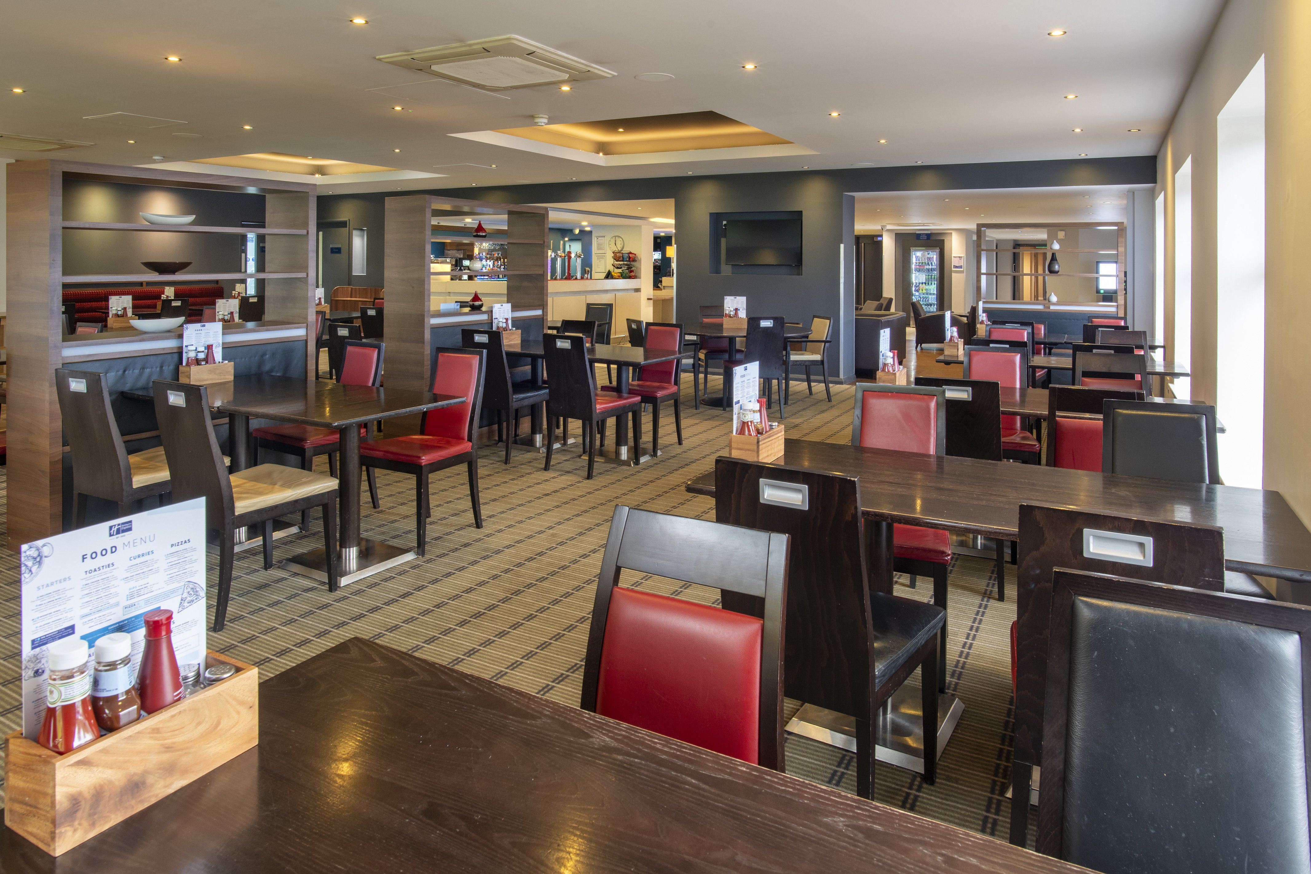 Holiday Inn Express Warwick Stratford Upon Avon 16/34