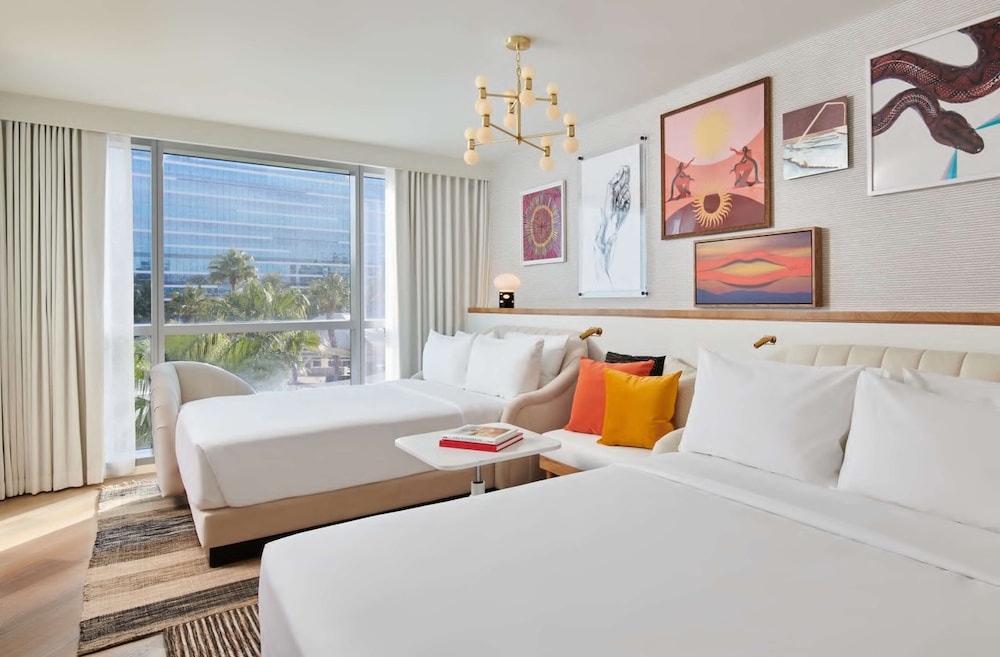 room, 2 queen beds