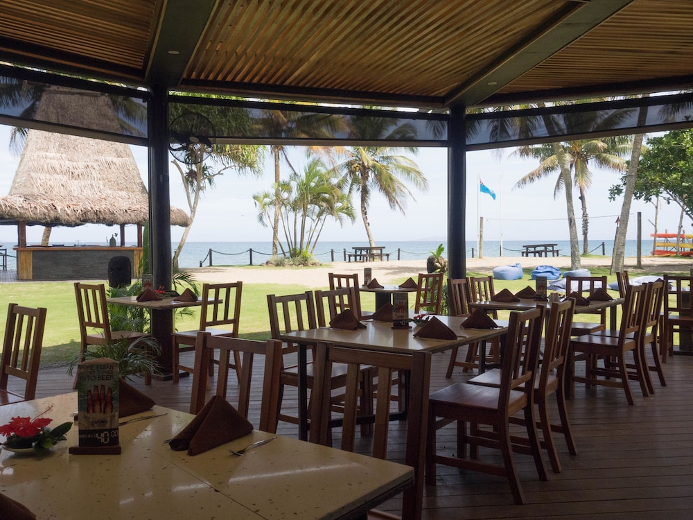 Uprising Beach Resort 54/72