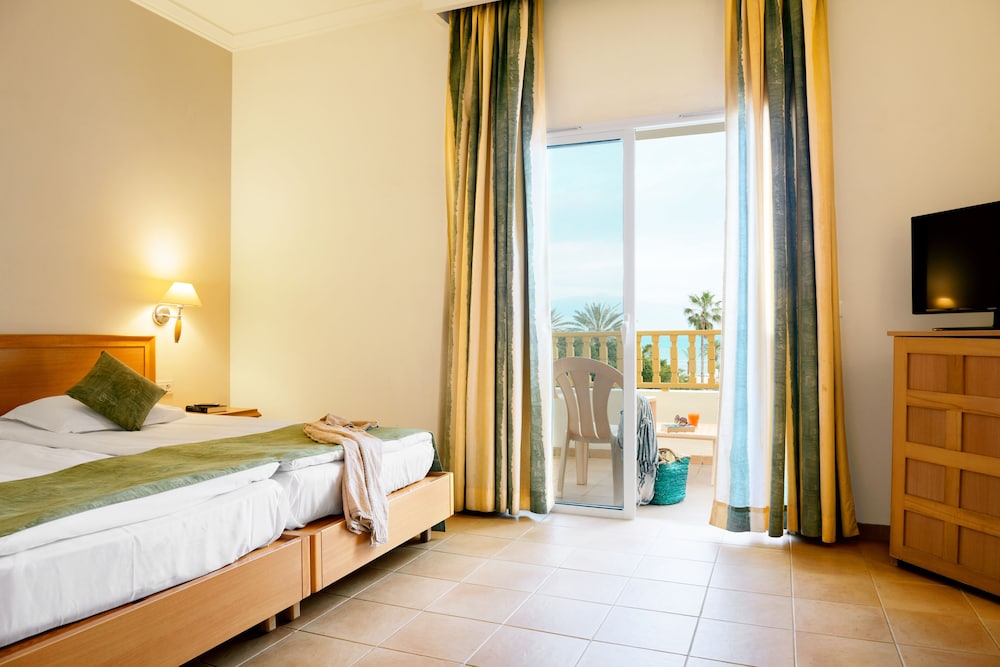 Calimera Delfino Beach Resort and Spa 16/60