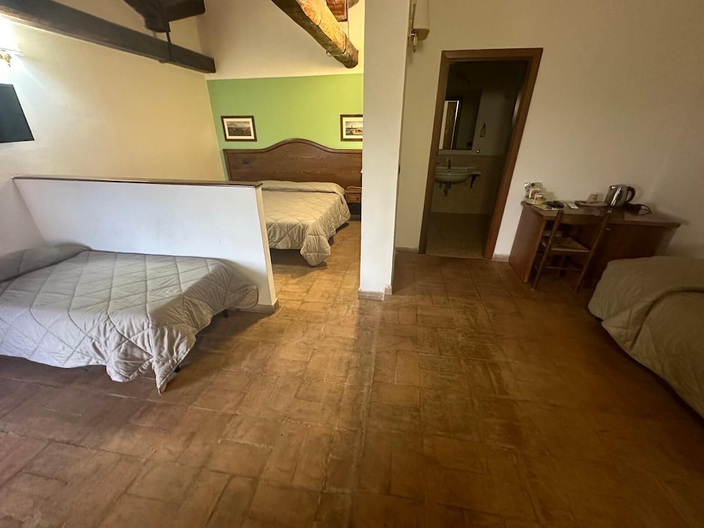 ROOM, QUADRUPLE, COURTYARD VIEW, PATIO
