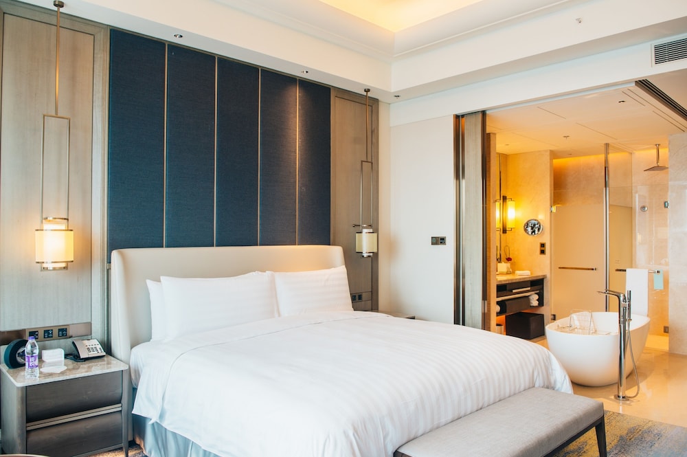 Shangri-La Yuanqu Suzhou 5/50