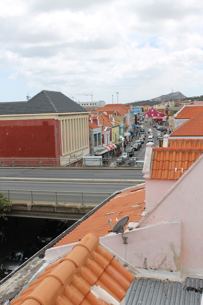 Curacao Suites Hotel 40/66