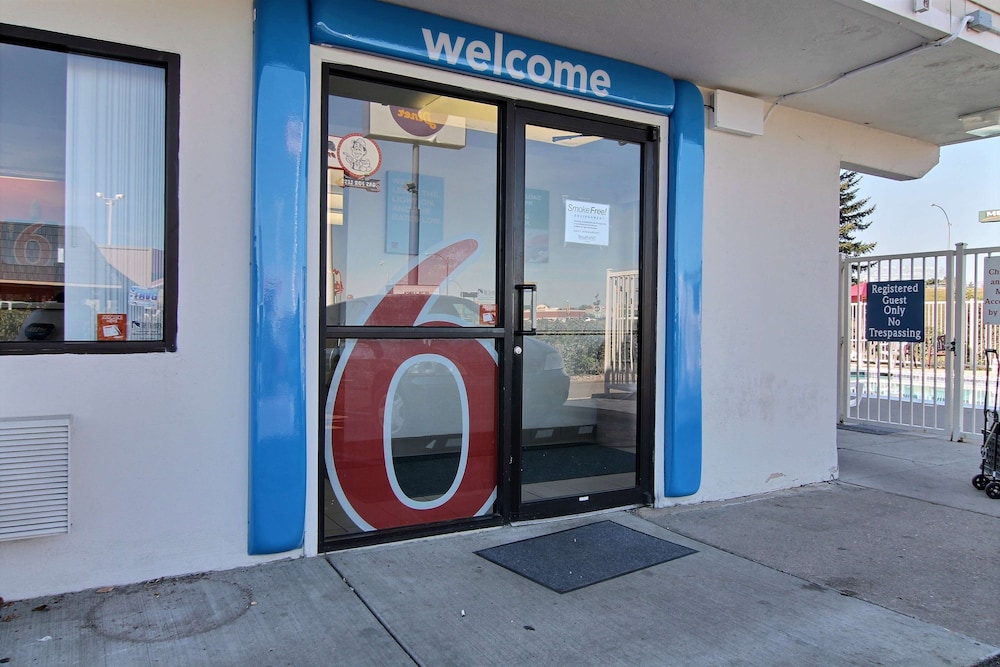 Motel6 Bismarck, ND 49/54