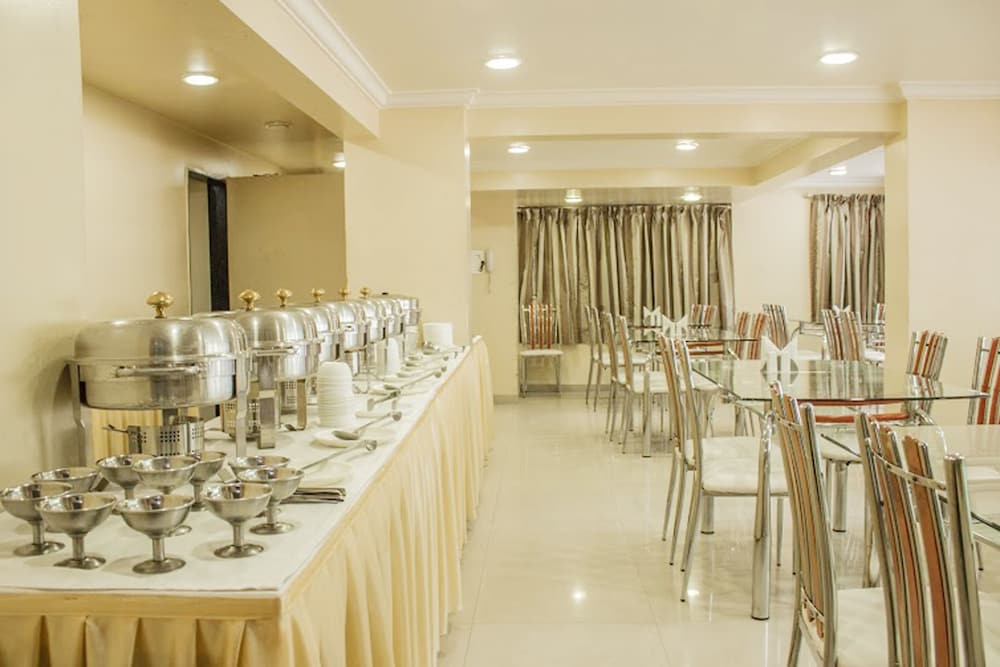 Hotel Orchard Pune 32/49