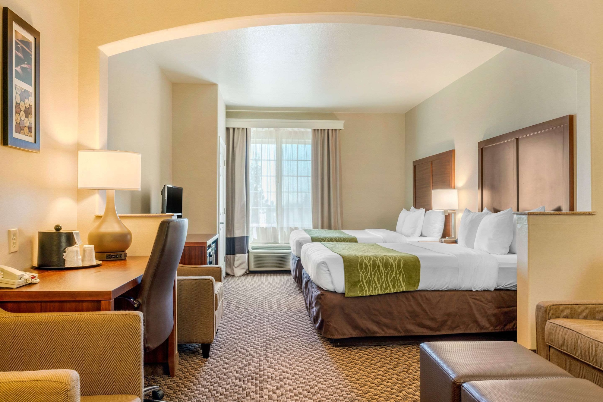 جناح، Comfort Inn & Suites Galt Lodi North 3/6