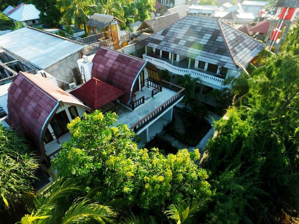 Warna Beach Hotel 43/46