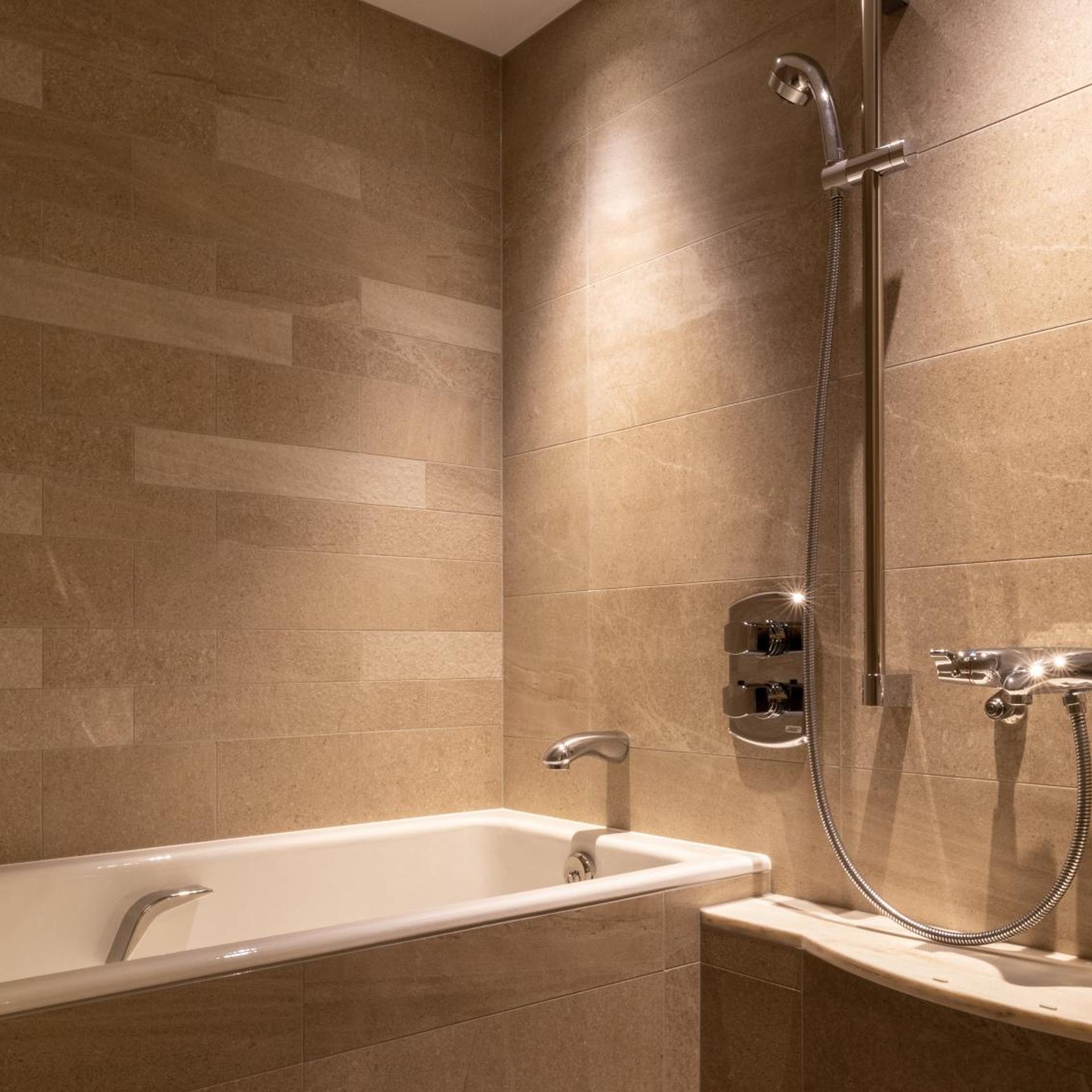 Club, Guest Room, Deluxe, King Bed, Club Lounge Access, Sheraton Miyako Hotel Tokyo 3/3