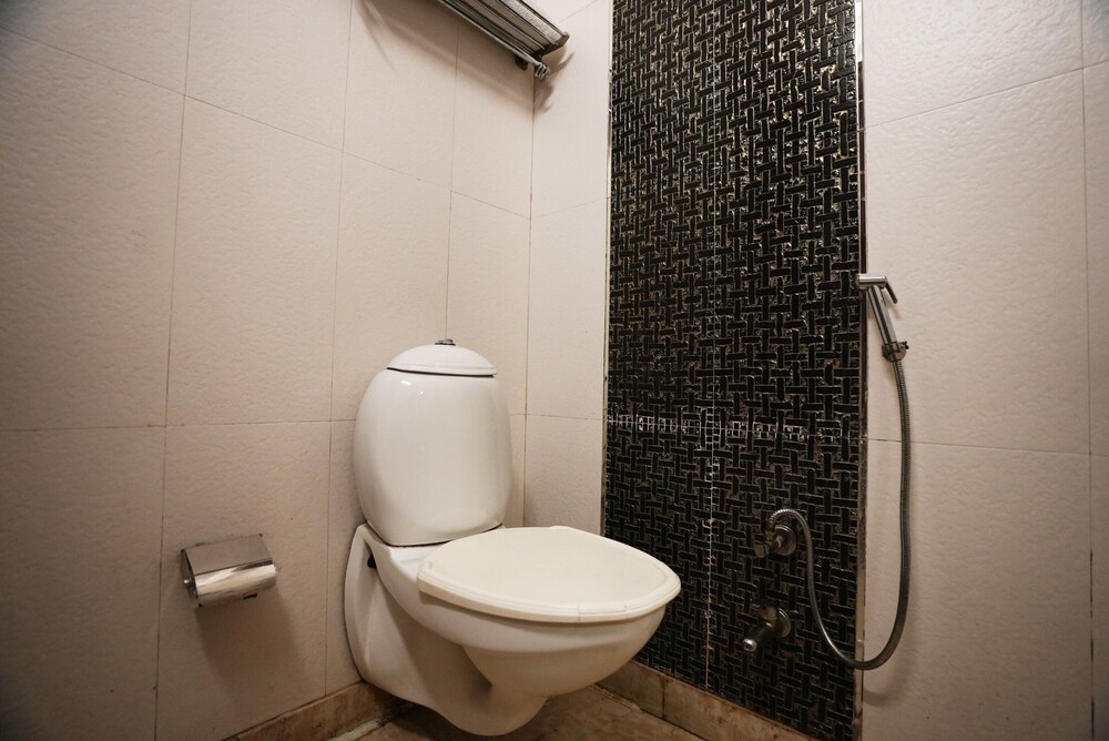 HOTEL S & B EAST INN 20/24