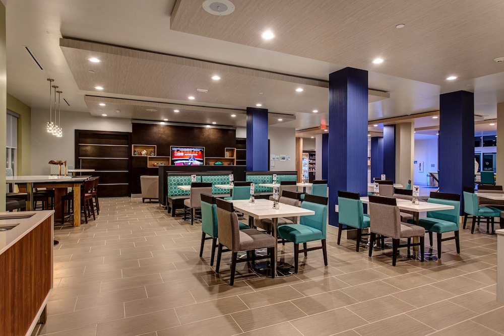 Holiday Inn Express & Suites Gatesville N. Ft Hood 50/65
