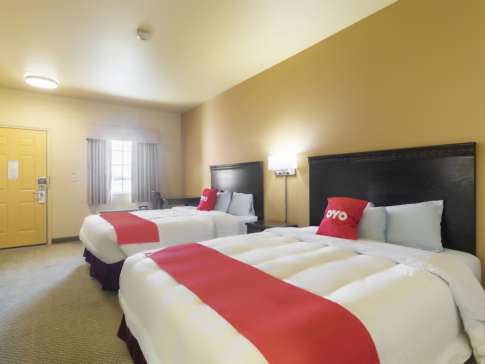 OYO Hotel Valley View TX, I-35 8/32