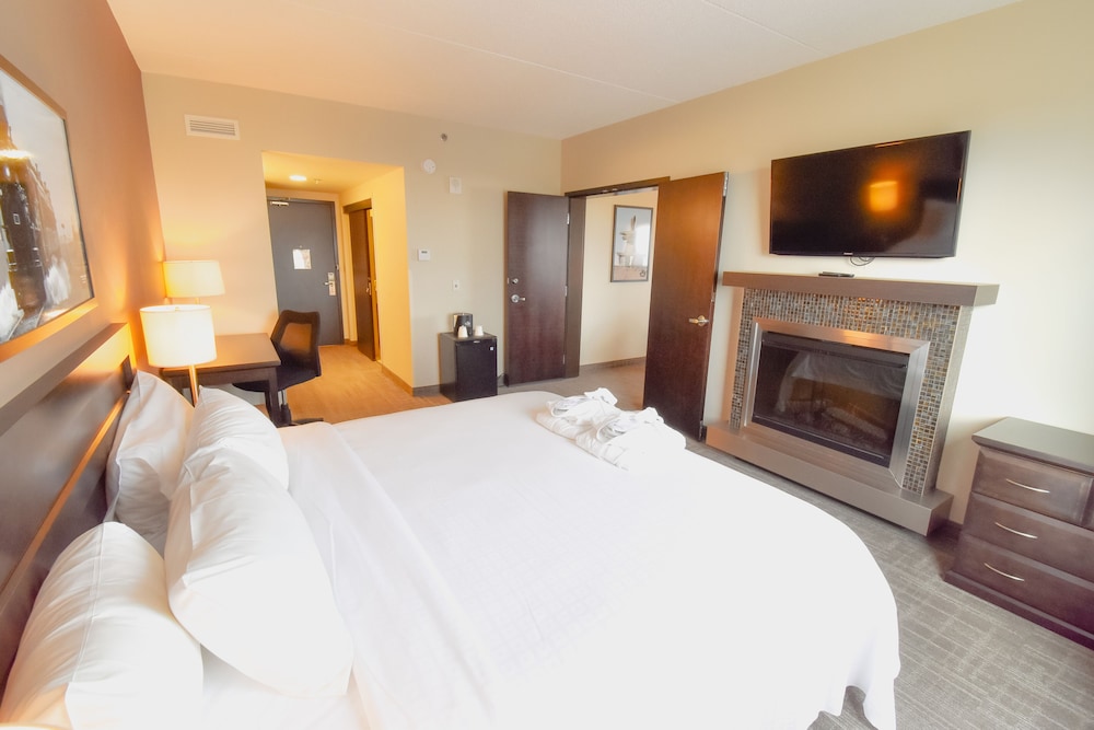 EXECUTIVE, SUITE