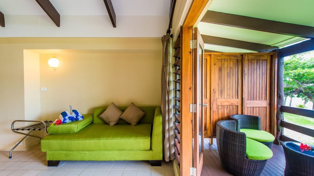 Mana Island Resort 20/78