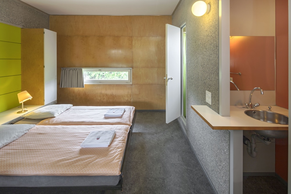 Lausanne Youth Hostel Jeunotel 40/40