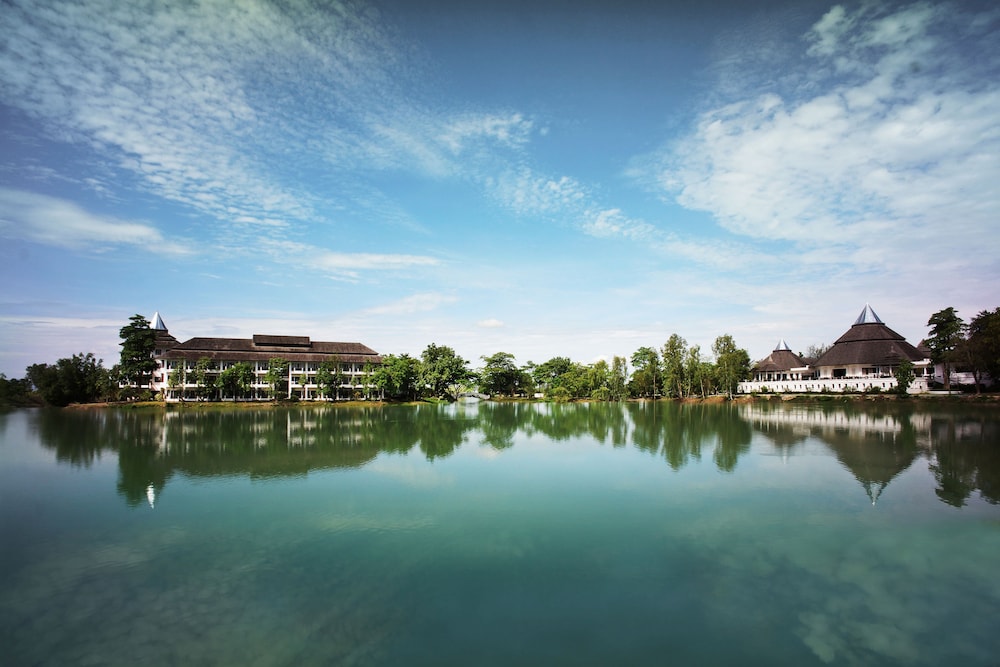 Gassan Lake City Golf Club and Resort Lamphun 38/50